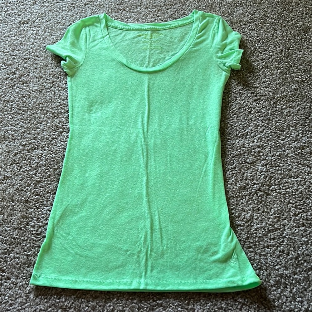 American Eagle outfitters, favorite t size XS neon fluorescent highlighter green